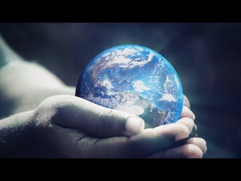 غريب زماني وفيه العجب فيه تراب يساوي ذهب