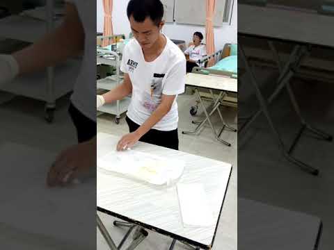 1 3 34 駱家彥407050128戴手套