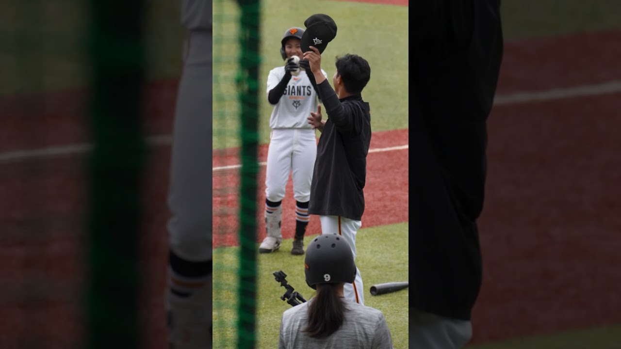 【巨人】隠善智也監督の柵越えに拍手喝采 #shorts #baseball #sports #ジャイアンツ #巨人 #プロ野球