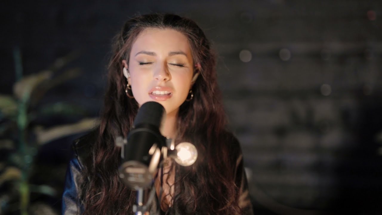 Savanna Leigh- Controlla Drake- Live Version