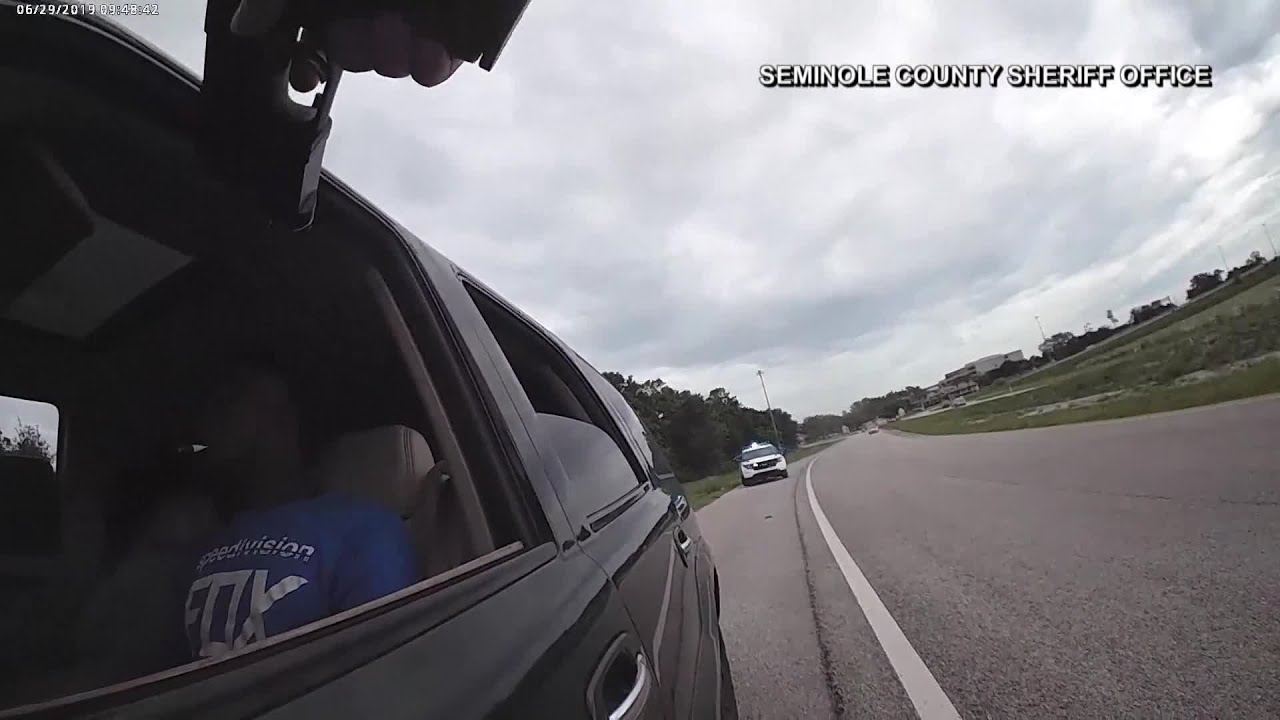 Officer dragged after traffic stop - YouTube