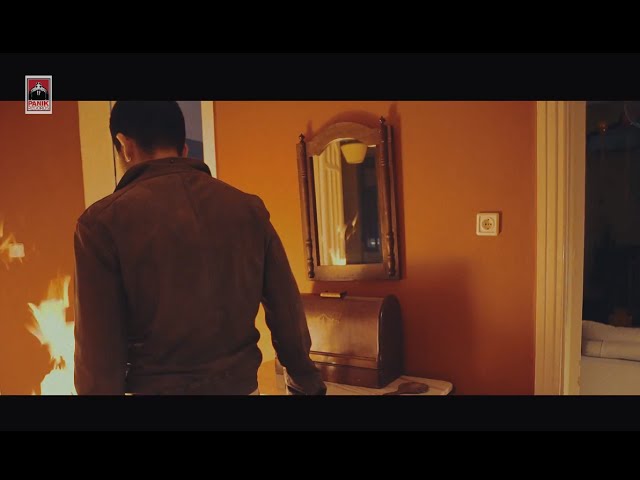 在 YouTube 上观看 ΜΕΛΙΣΣΕΣ Δεν με νοιάζει | MELISSES Den me noiazei . Official Video Clip 在 YouTube 上观看 ΜΕΛΙΣΣΕΣ Δεν με νοιάζει | MELISSES Den me noiazei . Official Video Clip