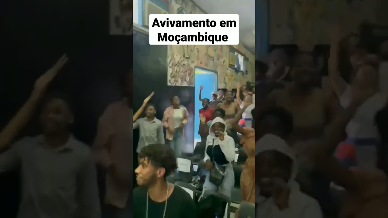 jovens adorando a Deus em África #jesuscristo #adoração #jesus #brasil #moçambique #angola #cristian