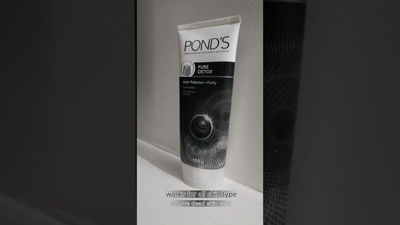 POND'S pure detox face wash  with activated charcoal .. Daily exfoliating and brightening cleanser .