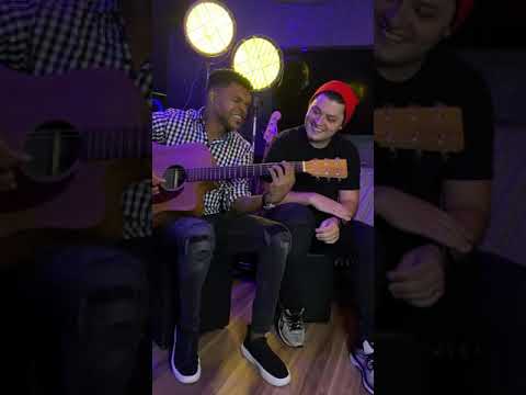 UM MILAGRE ( voz e violão )