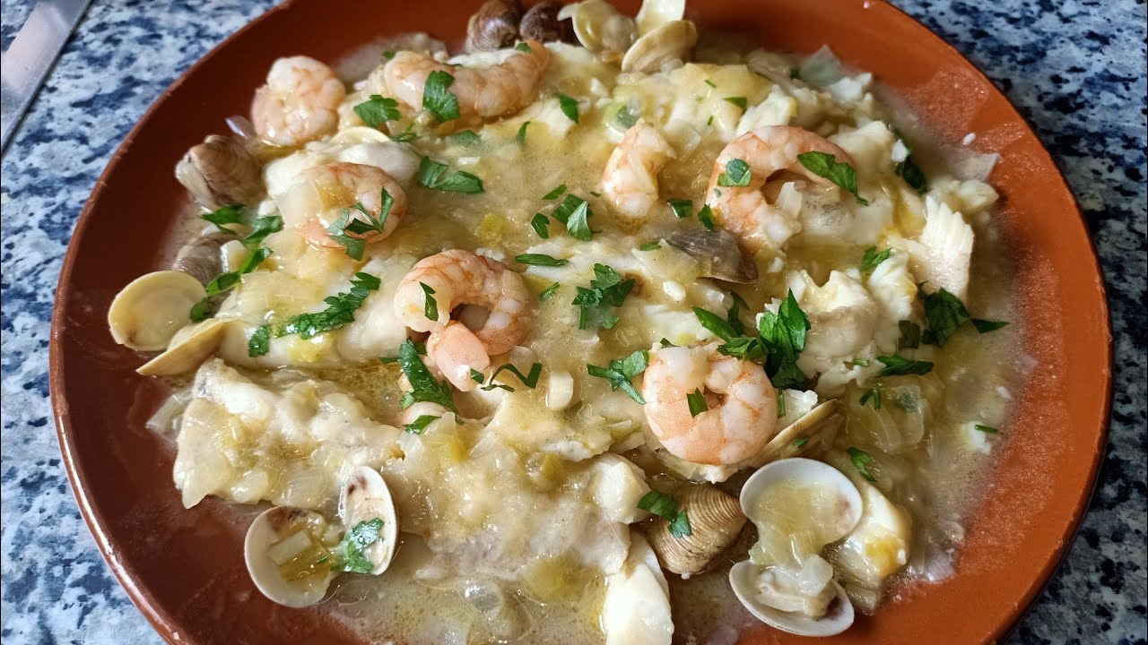 #filetes de #Merluza a la #Marinera 🧄🧅🦐🐚 #fácil y #Riquísimos 😋😋😋