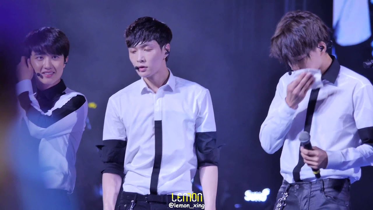 150530 EXO'luXion in Shanghai Lay focus 04 ment
