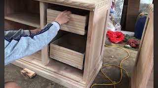 How carpenters build wooden furniture