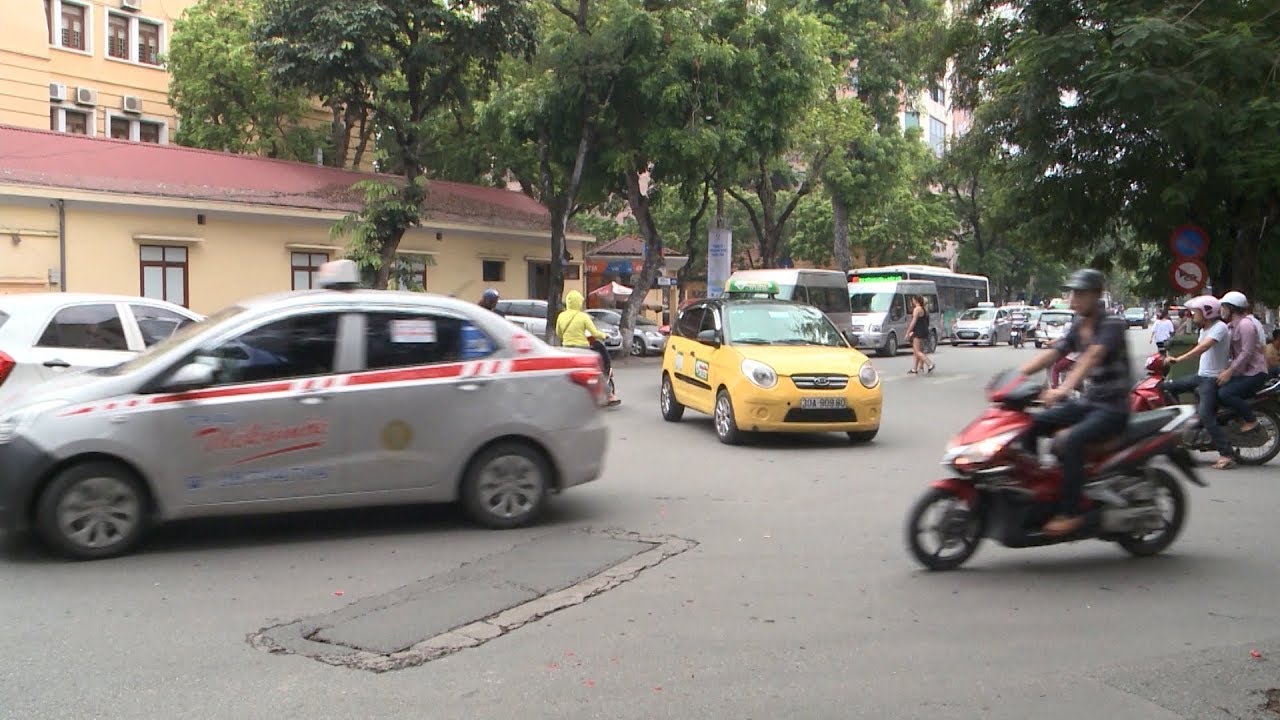 Tin Tức 24h: Taxi Hà Nội sẽ có chung màu sơn từ năm... - youtube
