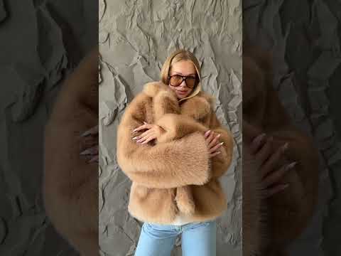 Еко-шуба жіноча зимова коротка з відкладним коміром кемел, видео 1