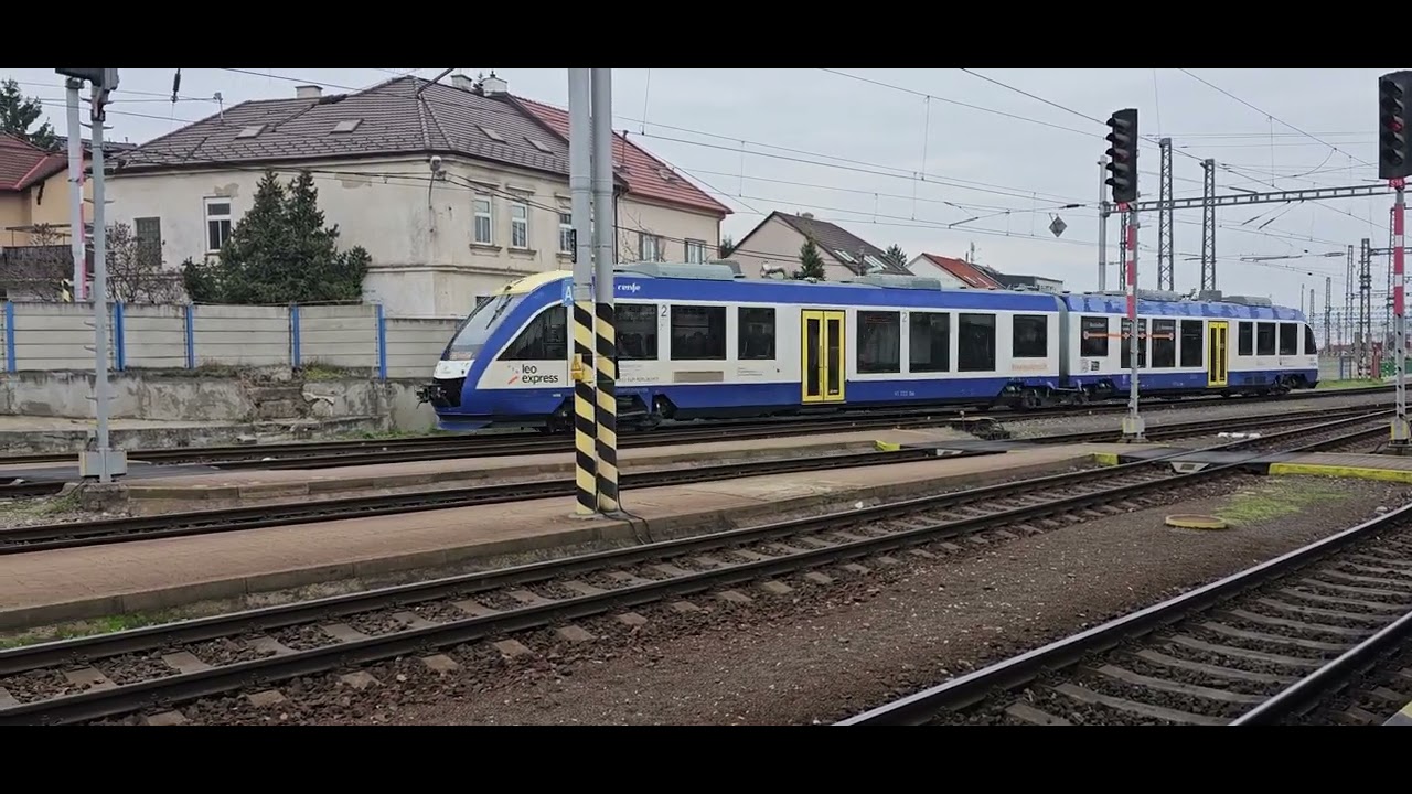 Class 648 DMU 648223 arriving at Bratislava Station on 21/11/25