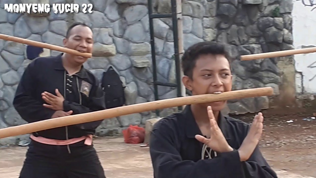 MELATIH KEKUATAN GIGI DAN RAHANG 