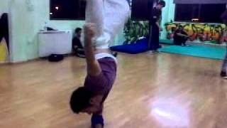Bboy Pressor - Elbow Hops :)