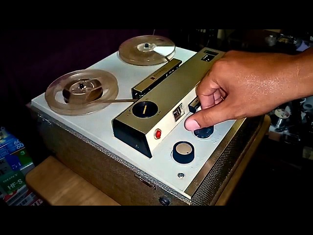 昭和レトロ NATIONAL RQ-703 テープレコーダー 箱入り sddefault.jpg