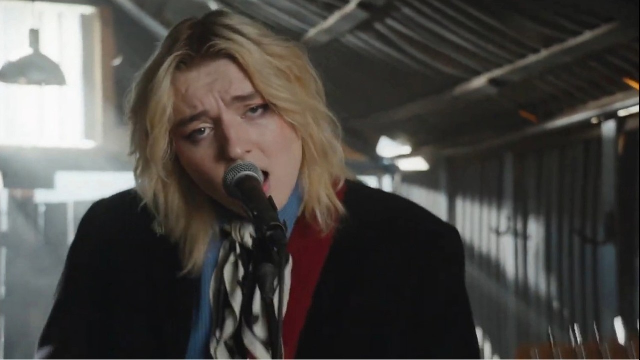 Vienna Vienna - Molly (Official Music Video)