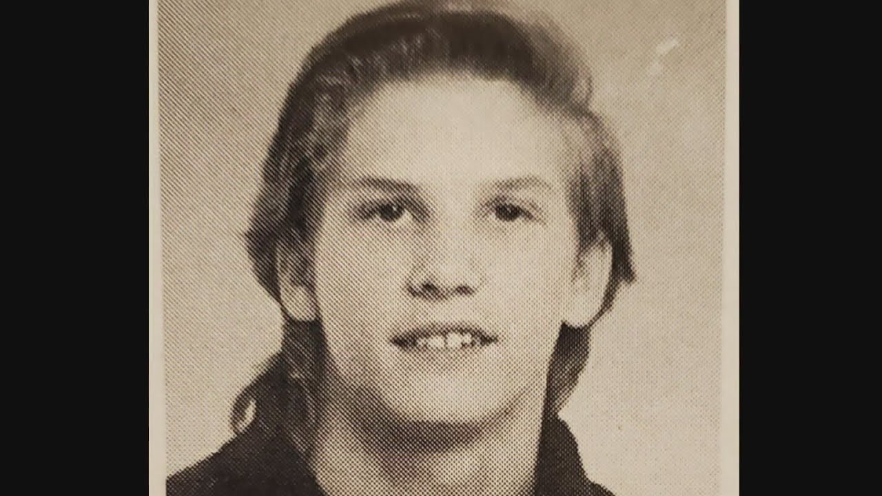Check out young Robb Ellis and his mullet