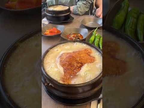 a reception in Busan Nureungji Samgyetang is a healthy medicine. #kfood #koreanfood
