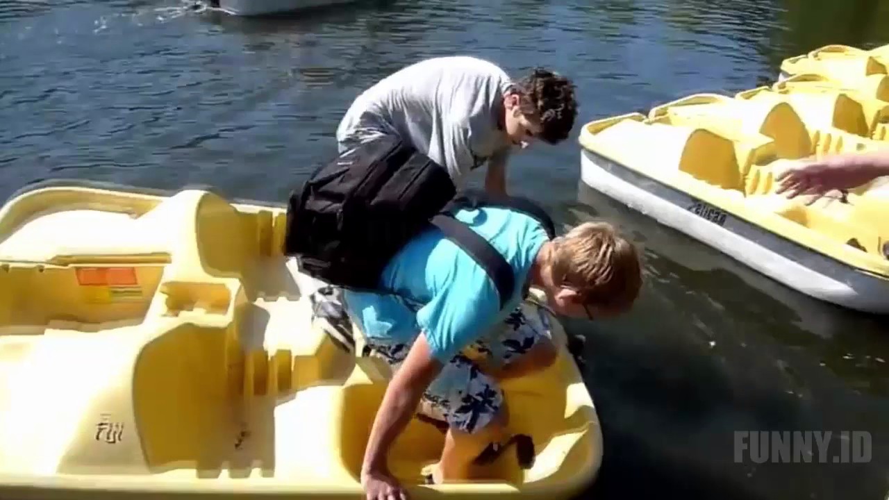 Ultimate Boat Fails Compilation - YouTube