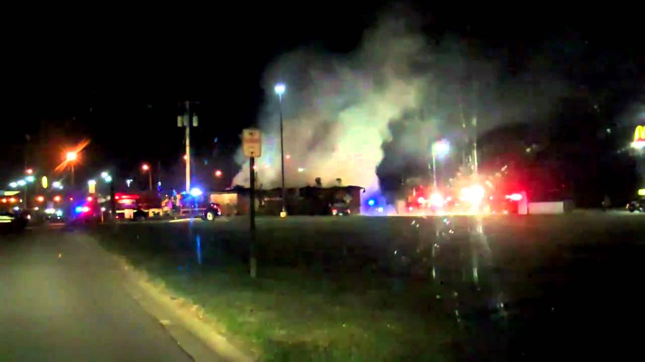 McOttos Anamosa Fire Nov 1st, 2010 YouTube