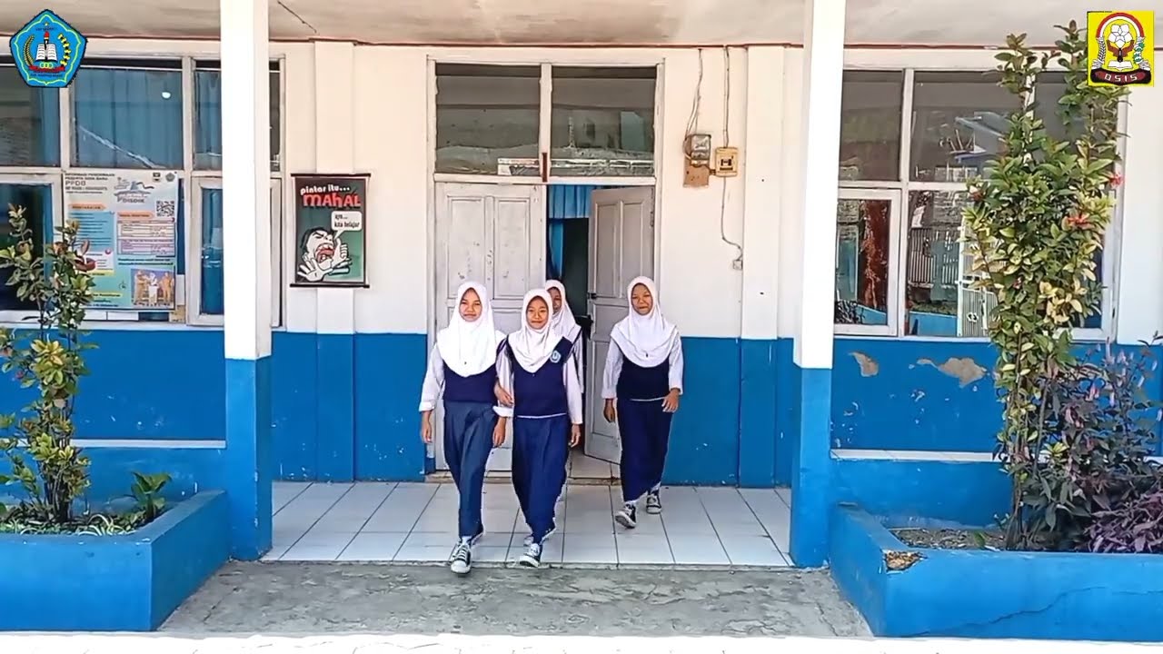 Pakaian Harian SMPN 1 Sindangkerta