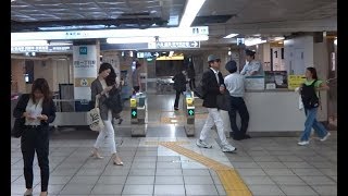 東京メトロ有楽町線の銀座一丁目の改札口の風景