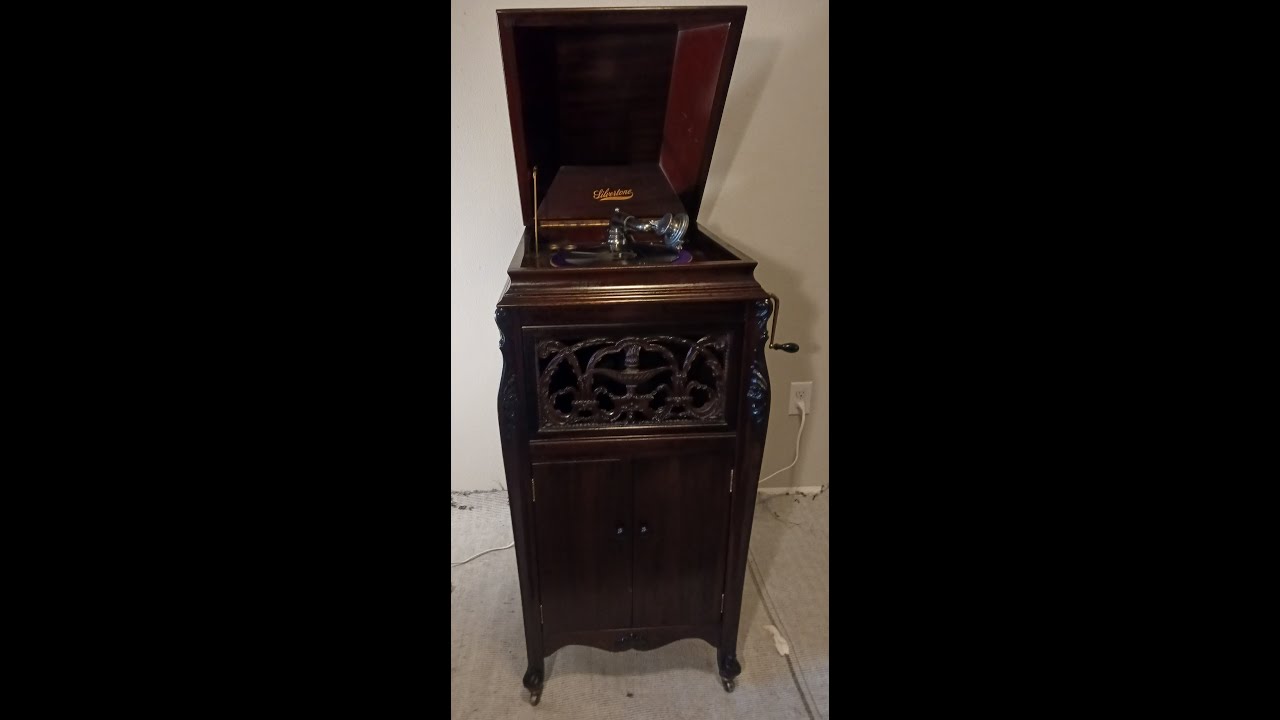 Antique Silvertone B XII record player 1918, a unique addition to any vintage electronics collection