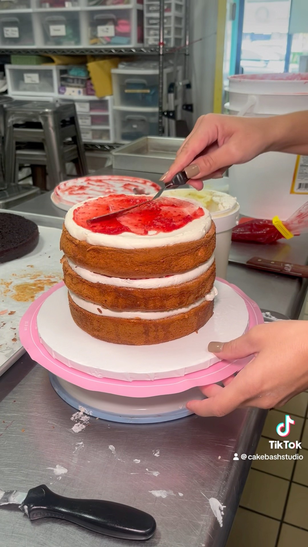STACKING OUR STRAWBERRY CAKE #easy #cake #cakedecorating #learn #howto #tutorial #artist #art