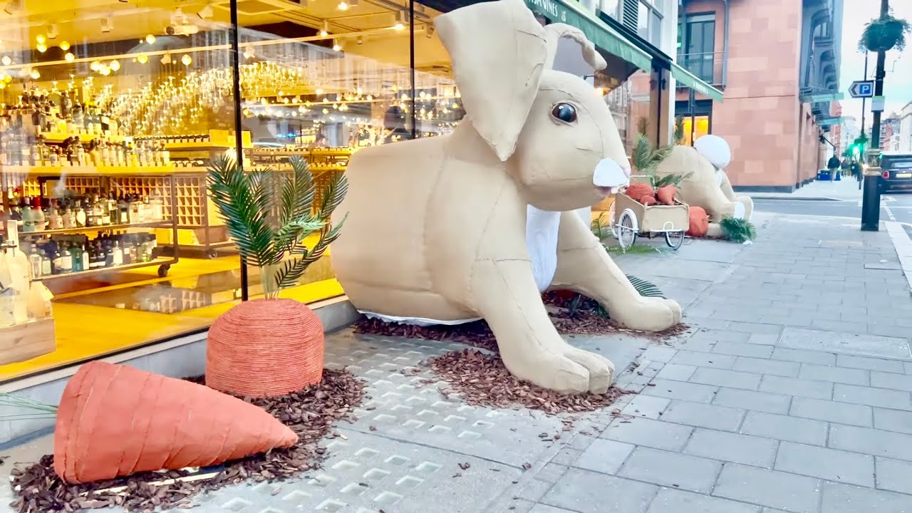 Central London Walk 2022 | BEST Easter Decorations 🐇 4k HDR