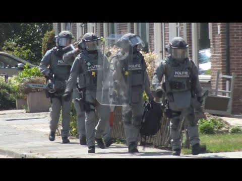 Arrestatieteam DSI Haalt Verwarde Man Uit Woning Den Burg Texel