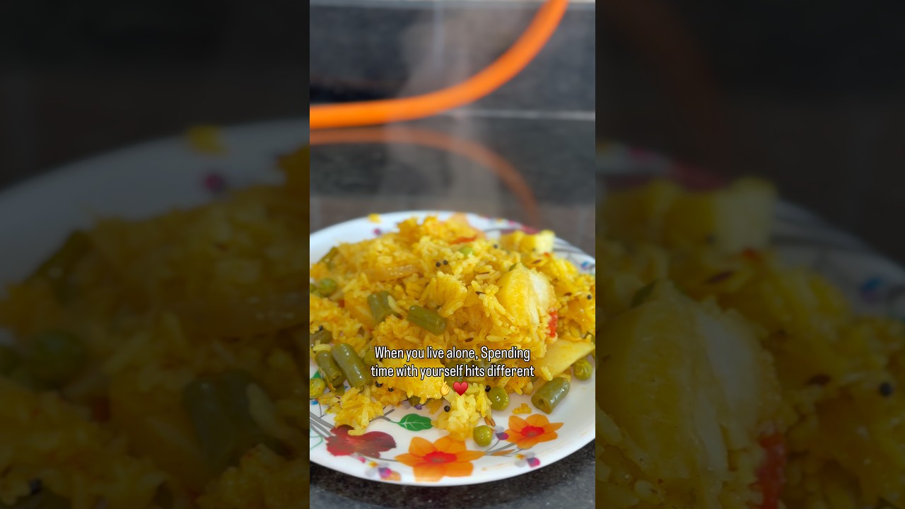 Cooking with a 20s song has a different vibe 