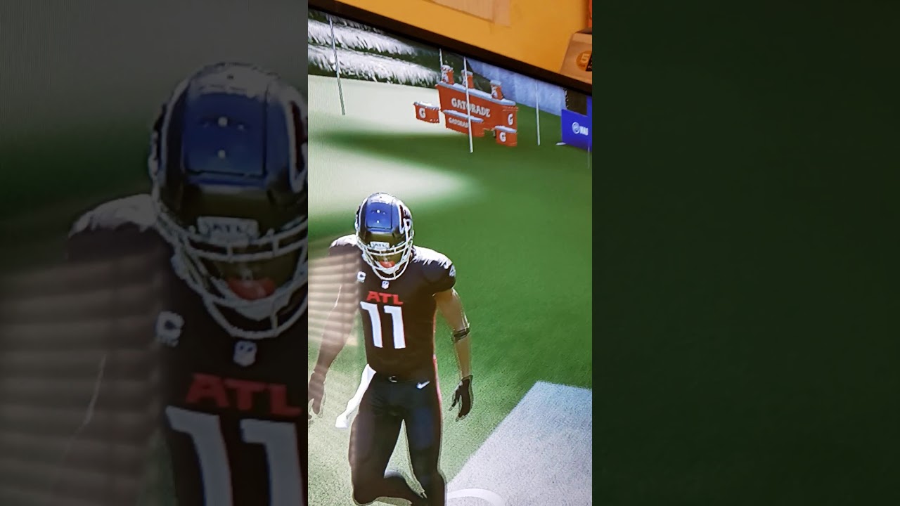 madden 21 "Broken Neck" glitch