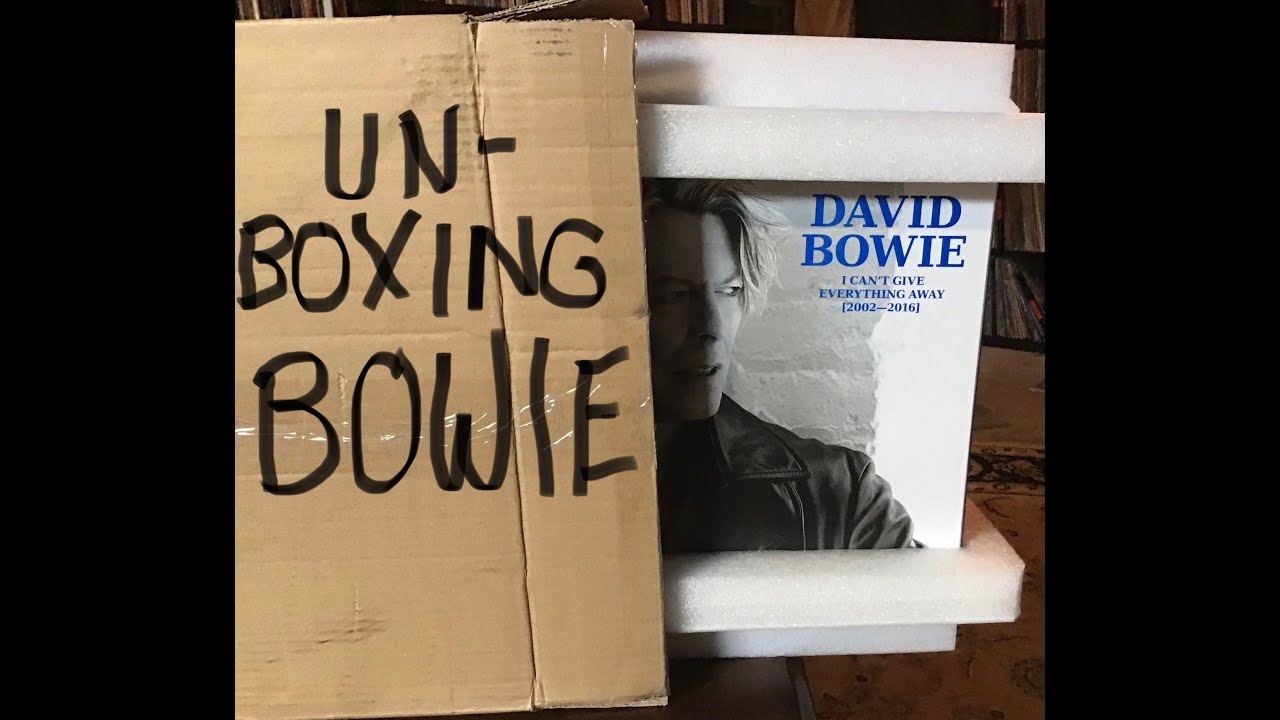 Распаковка винилового бокс-сета «I Can’t Give Everything Away» Боуи 
