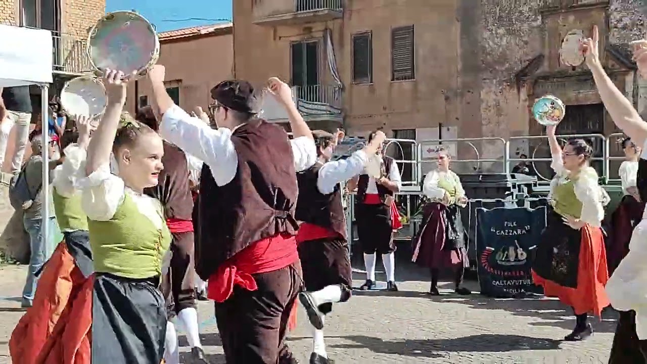 Castelbuono Funghi Fest ,  Folk Gazzara di Caltavuturo durante la Sagra , ottobre 2023