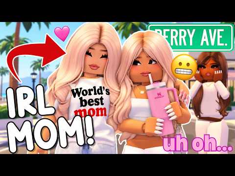 FORCING MY IRL MOM TO PLAY BERRY AVE WITH ME FOR THE FIRST TIME... *CHAOTIC ROBLOX*
