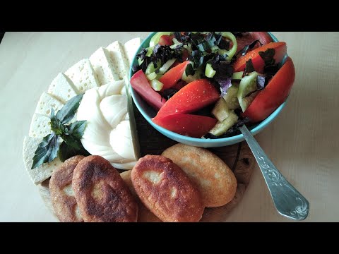 Мчади(მჭადი) по моему рецепту.Бесподобно вкусные грузинские лепешки.Заменяет 🍞 в Грузии.Попробуйте.
