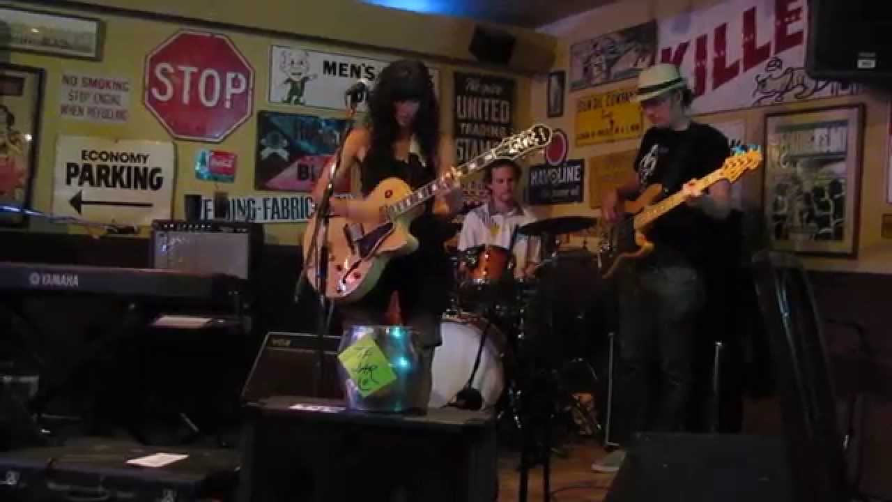 The Colin Trio ~ Tightening The Wire