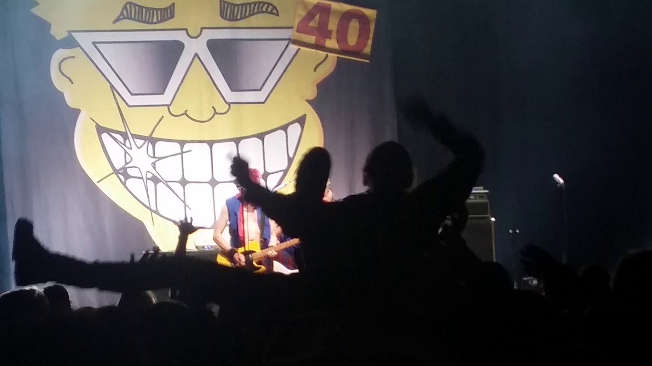 The Toy Dolls I've got asthma, live au Bikini Toulouse YouTube