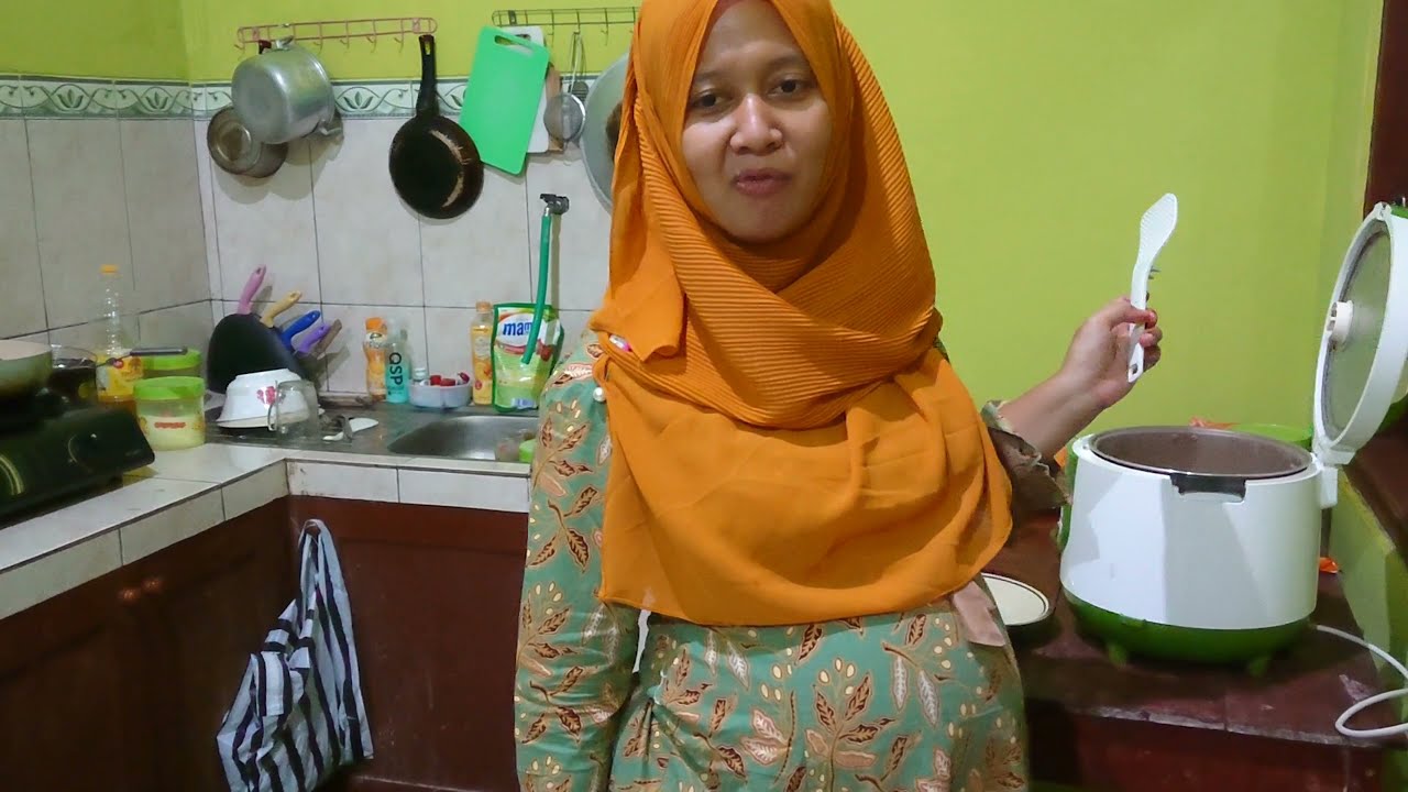 WOW My wife use old dress before pregnant!!!