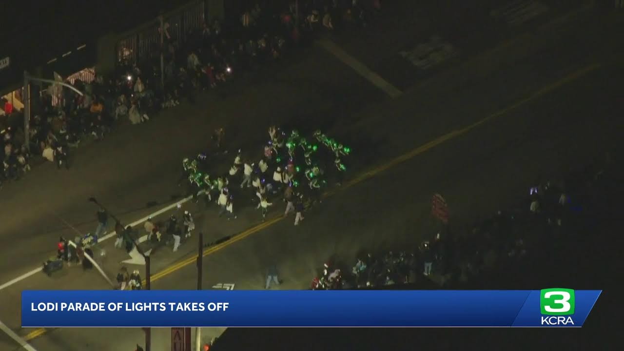 LIVE | Lodi's 'Parade of Lights' begins