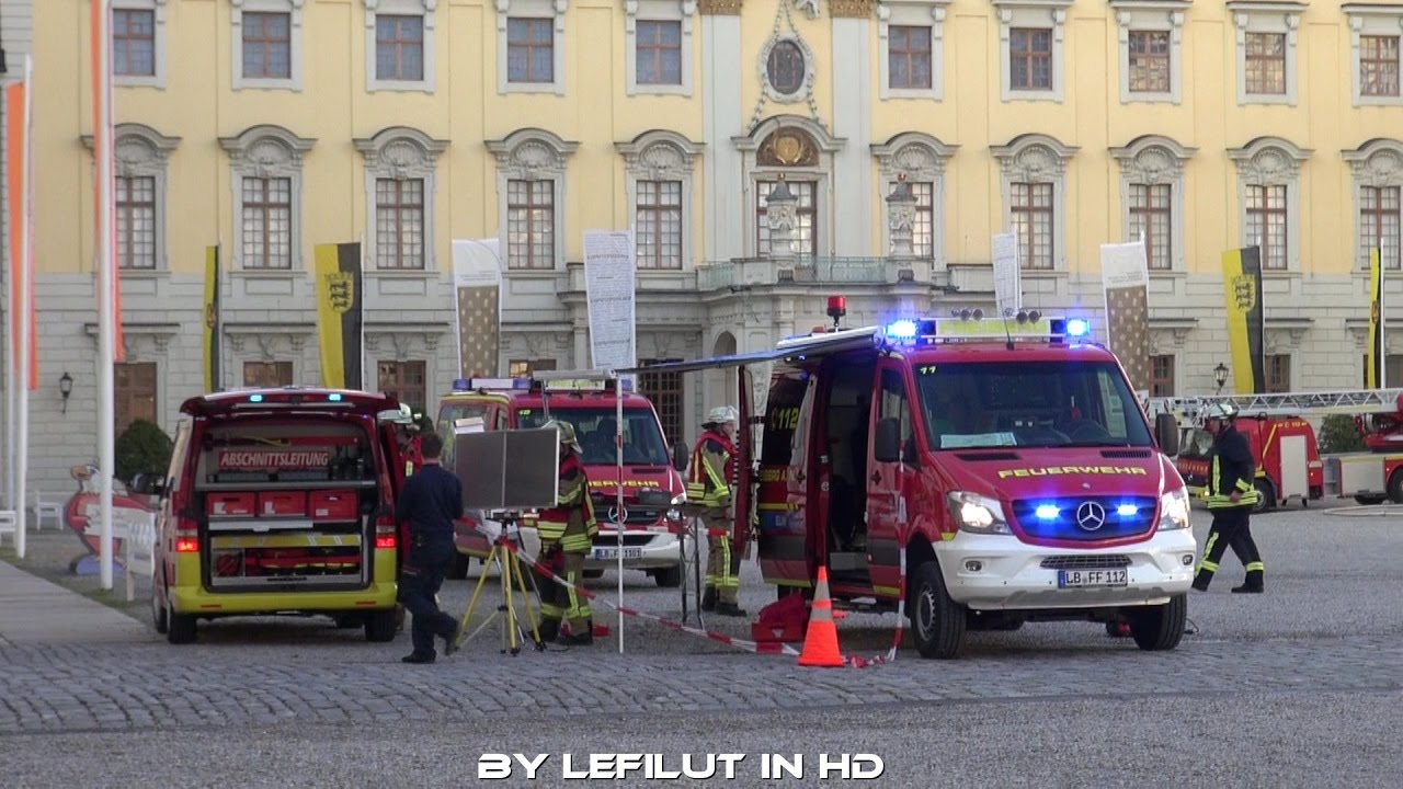 [FEUER IM SCHLOSS LUDWIGSBURG] Anfahrende Kräfte + Szenario + O-Ton stv. Kommandant FF Ludwigsburg