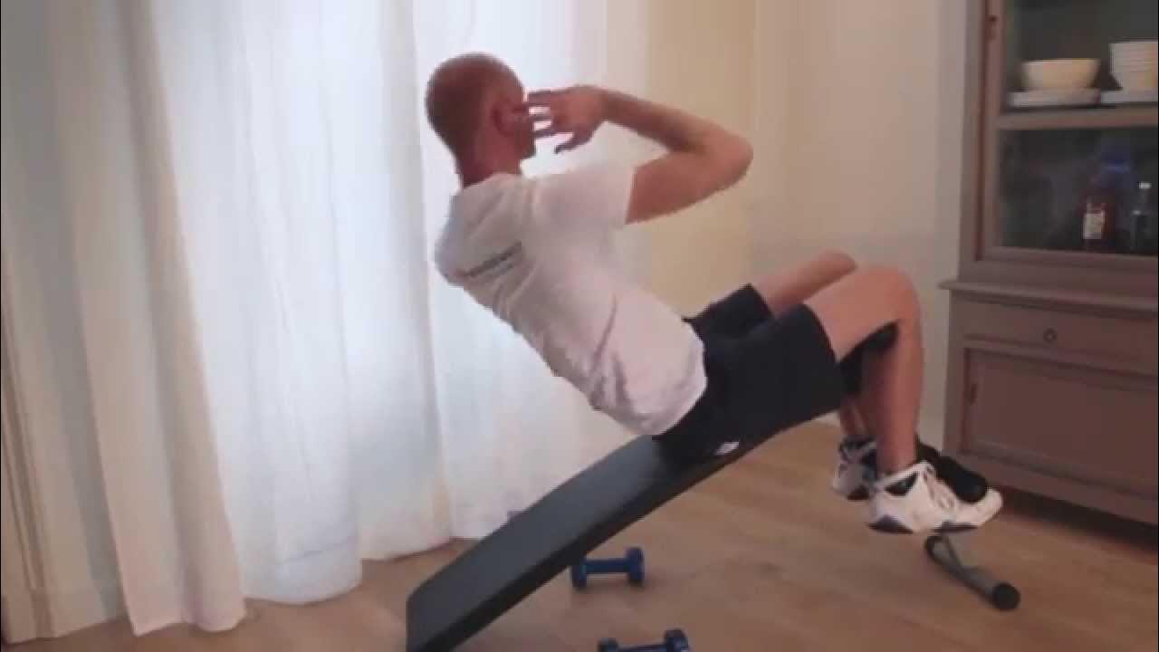 RS Sit Up Bench - www.betersport.nl - YouTube