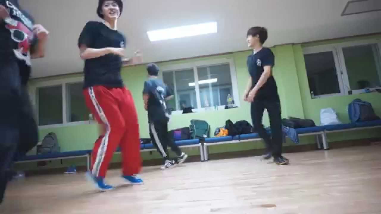 Harry's Free House Lesson - YouTube