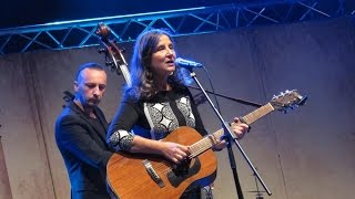 Antonina Krzysztoń - Braciszku Karel Kryl - Bratříčku, Zavírej Vrátka