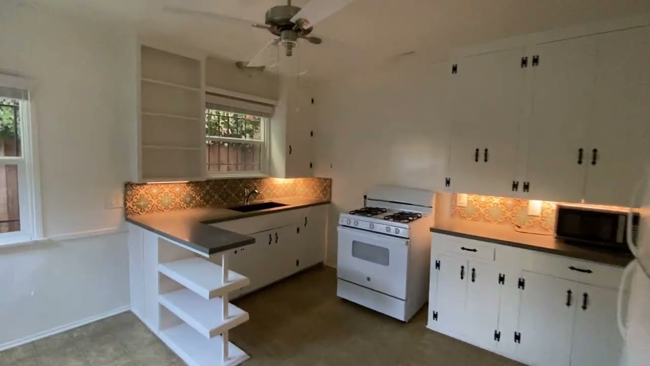 10556 Santa Monica Blvd