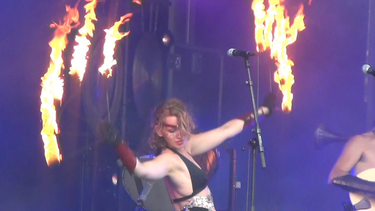 Prima Nocta - danseres & vuur - Castlefest 2015