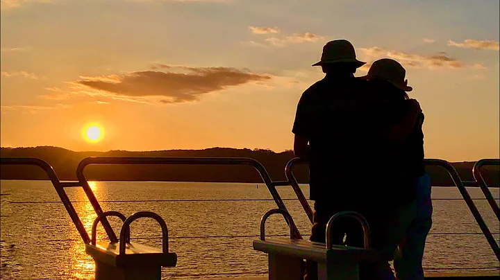 Gordon River Cruise - the last sunset of 2022