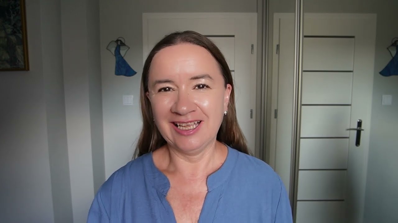 Siwe włosy, zmarszczki i dojrzałość. Czy trzeba wstydzić się wieku?