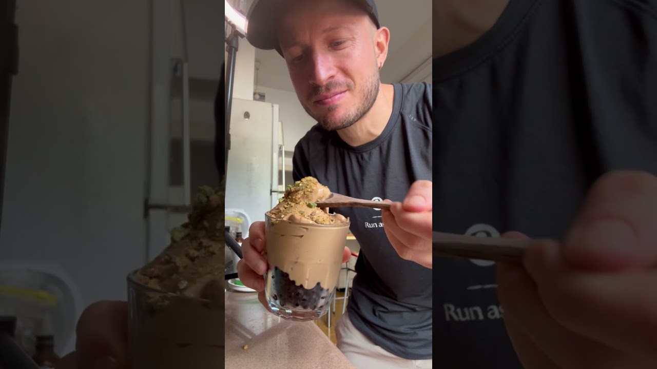 Persimmon Chocolate Protein Smoothie 🍌