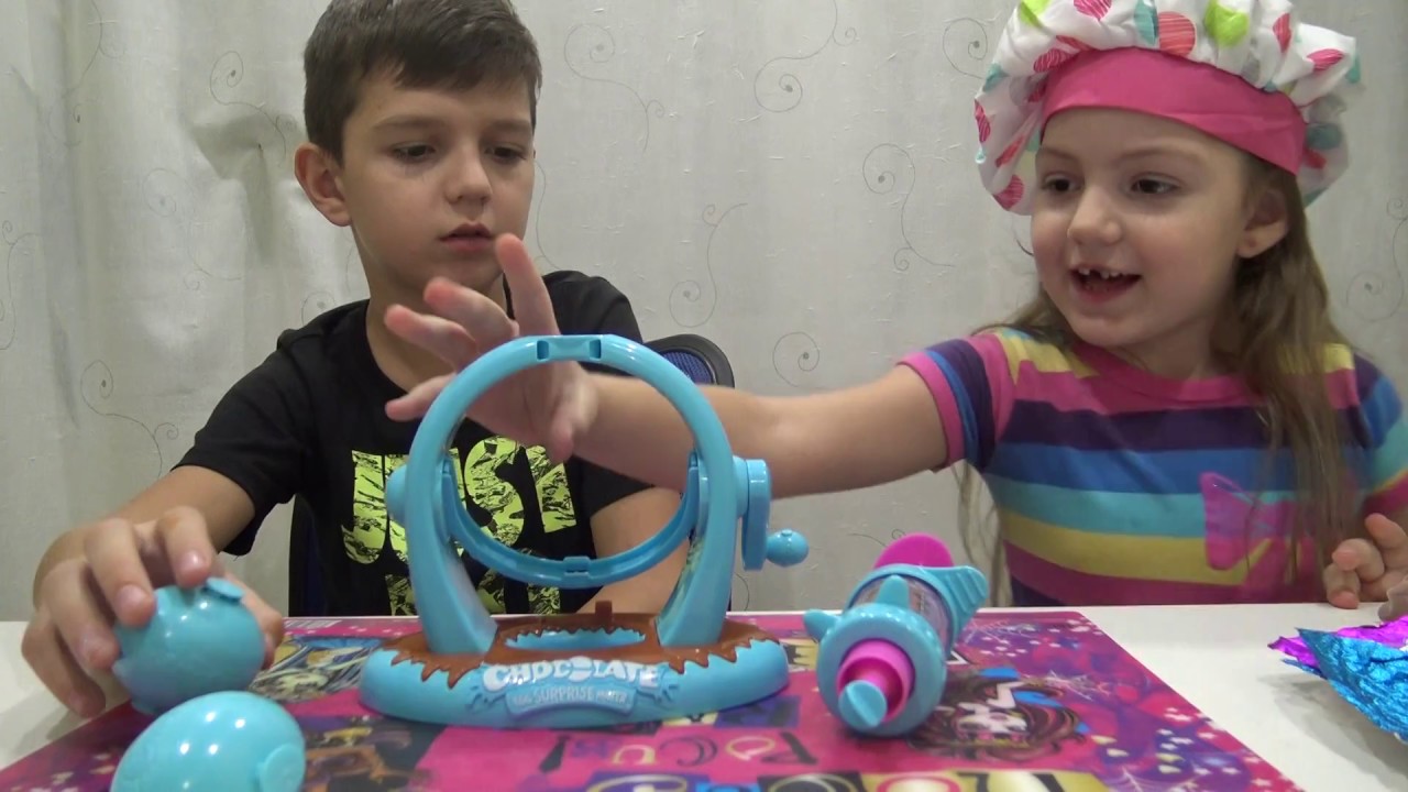 Делаем сами первый раз шоколадное яйцо на EGG Surprise maker.CHOCOLATE EGG SURPRISE MAKER!