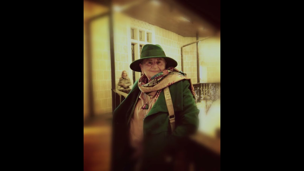 U TRINI JASTUKA BOŽICA JELUŠIĆ